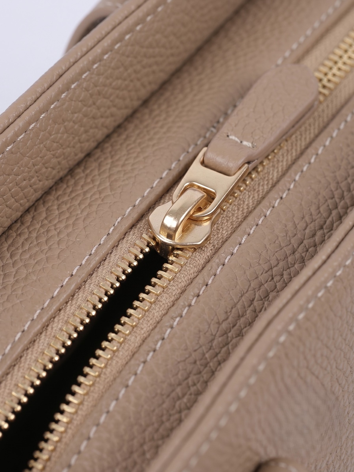 Chic Carry Tote Bag - Image 5